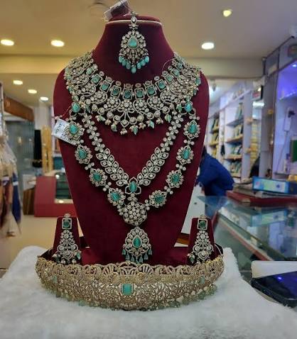 Jewel Roma