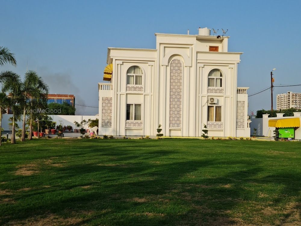 Trident Lawn