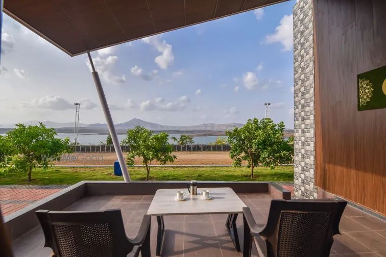 Elegant Waterfront Resort