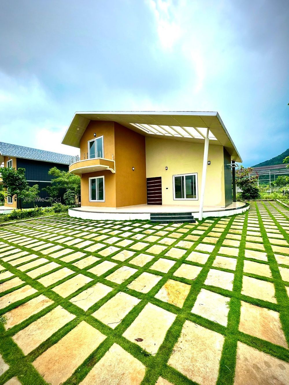 Elegant Waterfront Resort
